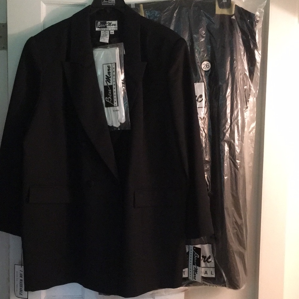 Two peas double-breasted suit